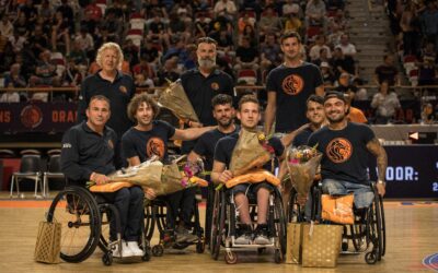 Rolstoelbasketbalfeestje met huldigingen en bondsonderscheidingen in vol Topsportcentrum