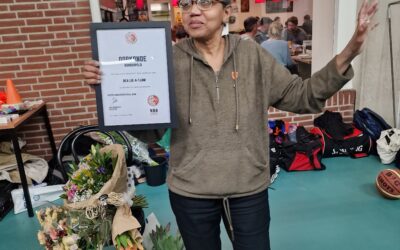 Bondsspeld voor scheidsrechter, opleider, trainer/coach en clubvrouw Bea Lie-A-Tjam