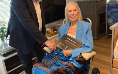 Francisca Ravestein, oud-voorzitter NBB, onderscheiden met Award of Merit van IWBF