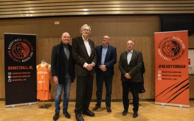 Voormalig international en bestuurder Jan Loorbach (75) benoemd tot erelid